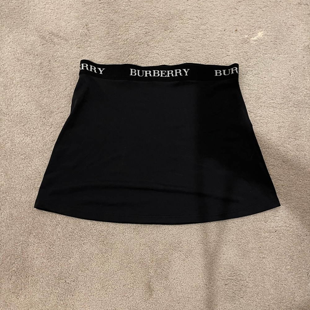 Burberry skirt‎